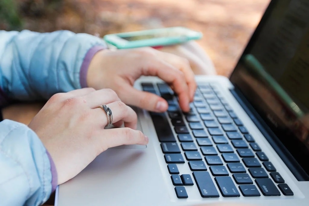 L'éducation en ligne : porte d'entrée vers le savoir universel